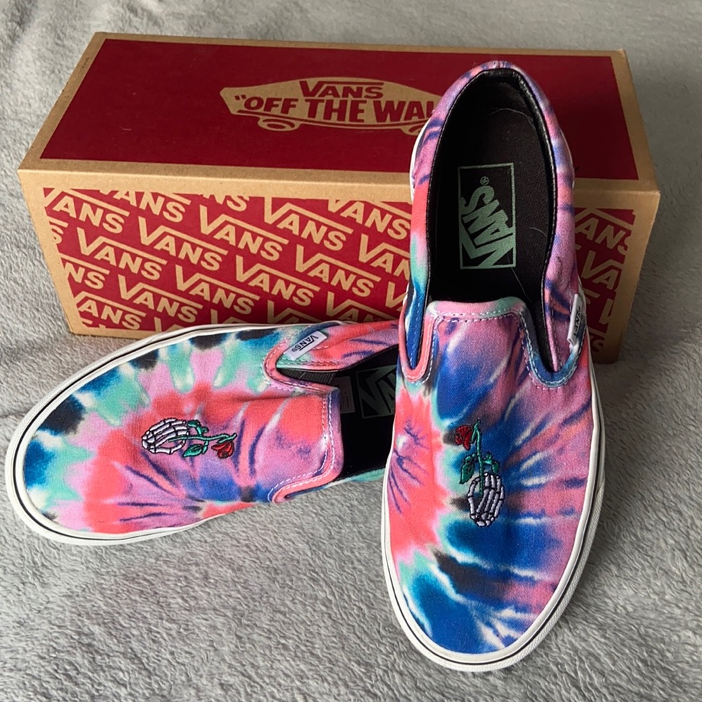 COPY - Vans Tie Dye Slip On Size 5.5